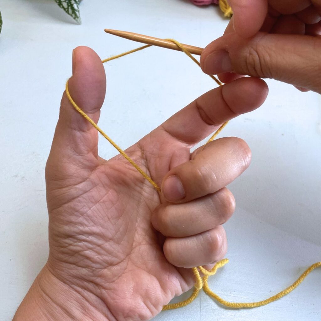 Gira la aguja en sentido de las agujas del reloj