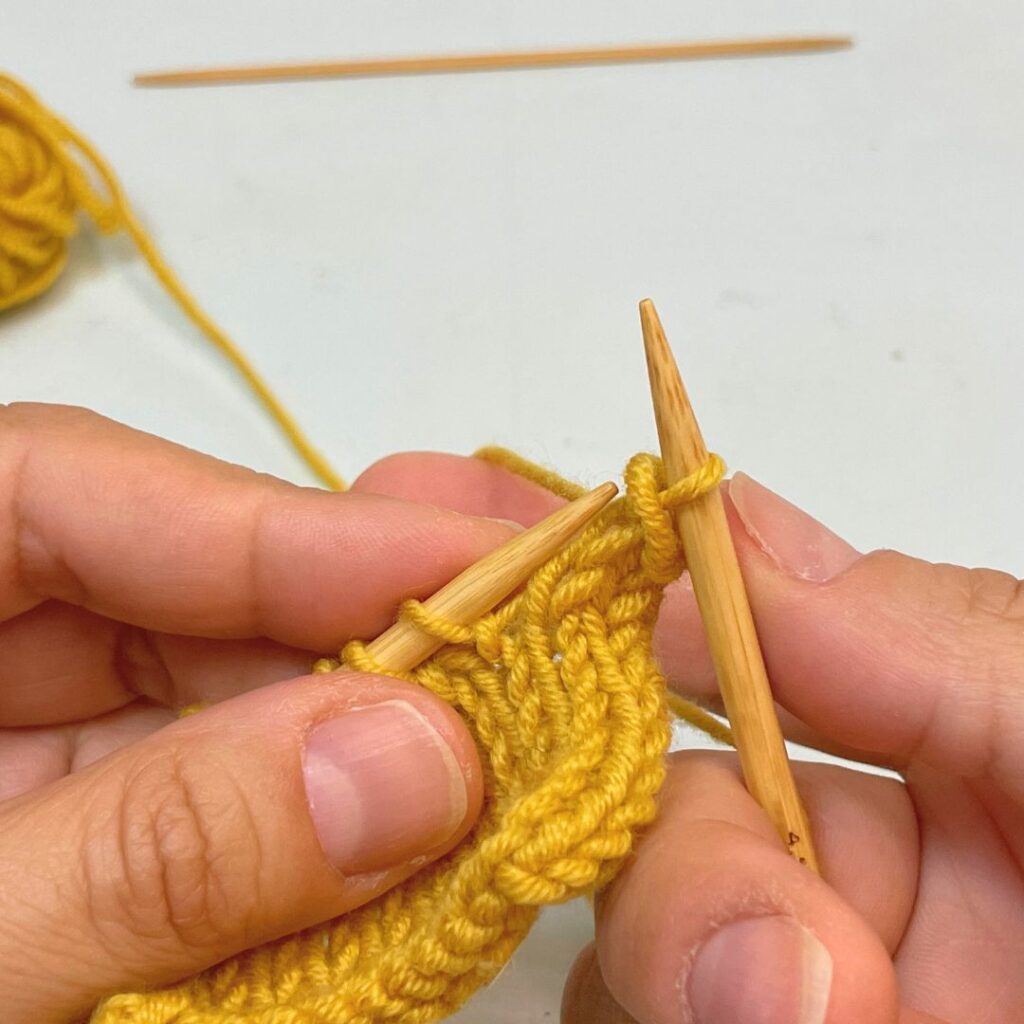 Aprende a tejer y cerrar puntos, primer punto cerrado