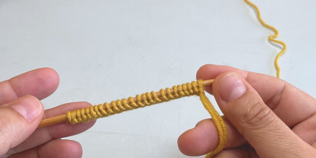 Puntos montados con el método de la hebra larga