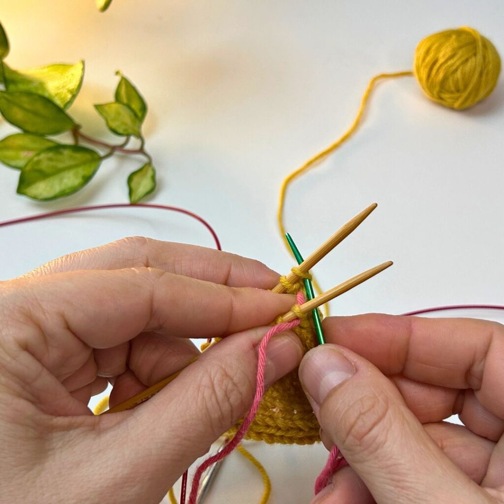 Kitchener stitch en la aguja trasera